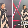 Un ragazzo non la sopporta, Laura Pausini risponde in dialetto: «Ti ho fatto la uallera alla pizzaiola?». Simpatico siparietto ad Eboli 