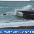 Vanno a rinforzare ormeggi e rischiano di farsi male, tragedia scampata a Positano /VIDEO