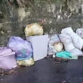 Vico Equense, individuati i responsabili dell'abbandono di rifiuti sulla strada tra Arola ed Alberi 