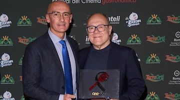 Carlo Verdone chiude Cinecibo Festival 2024: un successo tra cinema e sapori