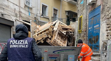 "Cippo di Sant'Antonio" a Napoli numerosi interventi della polizia municipale in diverse zone 