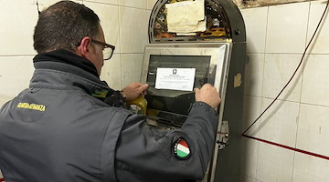 Contrasto al gioco illegale nel Napoletano: sequestrati 30 video slot ed un centro scommesse abusivo