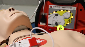 Dal 29 ottobre un defibrillatore per i diportisti ai pontili del Molo Manfredi di Salerno 