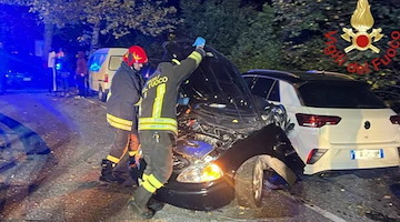 Giovane di 21 anni morto in un incidente a Brienno: l'auto si spezza in due nello schianto