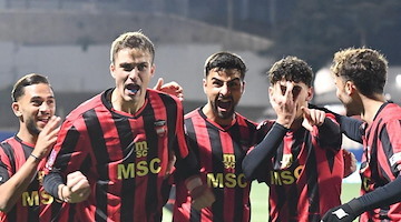 Il Sorrento strapazza il Giugliano e fa suo il derby