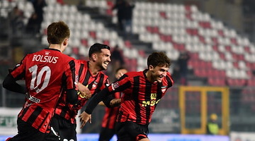 Il Sorrento torna alla vittoria nel derby con la Turris