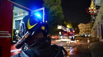 Incendio in un b&b a Napoli: morta una ragazza 