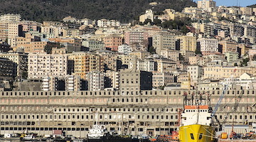 Incidente sul lavoro al porto di Genova: morto operaio 52enne 