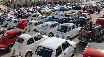 Le auto d'epoca di "Vecchi Rombi Club" tornano in Costa d'Amalfi: 27 luglio tappa a Vietri sul Mare