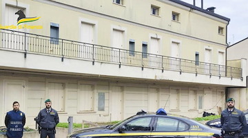 Napoli: Guardia di Finanza confisca 294 milioni a un imprenditore affiliato ai clan