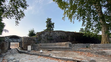 Nuova scoperta a Pompei: le tombe di Porta Stabia costruite su antiche discariche