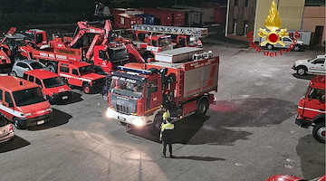 Paura nel Casertano: crolla palazzina di due piani, 4 persone estratte vive dalle macerie