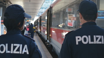 Ricercato in Spagna, 45enne arrestato a bordo di un treno sulla tratta Napoli-Vibo Marina