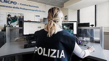 Salerno, violenza sessuale e produzione di materiale pedopornografico in danno di un minore: due arresti 