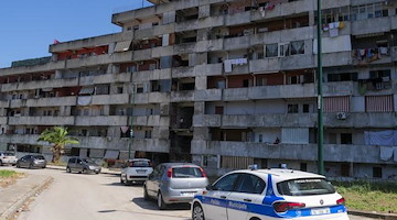 Scampia, sequestrati locali utilizzati per il riciclaggio illecito di rifiuti speciali