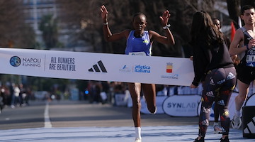 Settemila atleti per la Napoli City Half Marathon 2025, trionfano i keniani