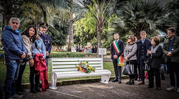 Sorrento: inaugurata la panchina bianca per le vittime della strada 