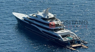 "Symphony": in Costa d'Amalfi il ritorno del mega yacht di Bernard Arnault, proprietario di Louis Vuitton