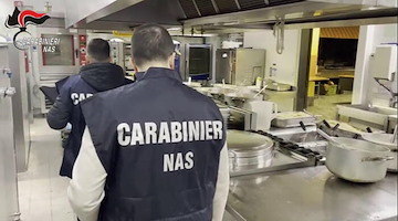 Torre Annunziata, sequestrate 3 tonnellate di carne destinate allo street food