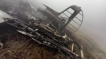 Trovato l'aereo disperso sul versante toscano del Monte Bocco, morti i tre passeggeri