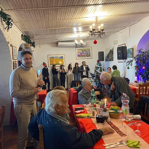 A Positano si rinnova il tradizionale pranzo di Natale dedicato agli anziani<br />&copy; Comune di Positano