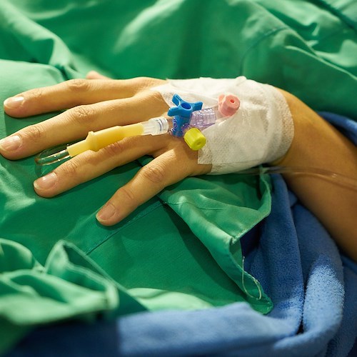 Donna in ospedale<br />&copy; Engin_Akyurt su Pixabay