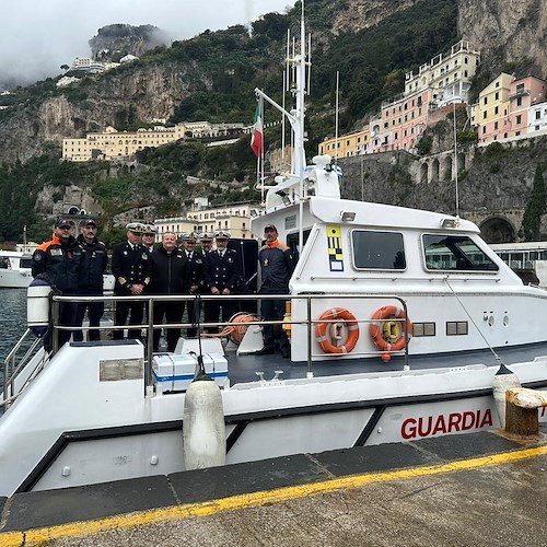 Capitanerie di Porto della Costa d'Amalfi in preghiera per la pace sulla tomba dell'apostolo Andrea<br />&copy; Leopoldo De Luise