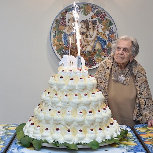 Donna Giuseppa Anastasio compie 100 anni e riceve la Benemerenza Rotariana: festa a Conca dei Marini<br />&copy; Pino Falcone - CVC Conca