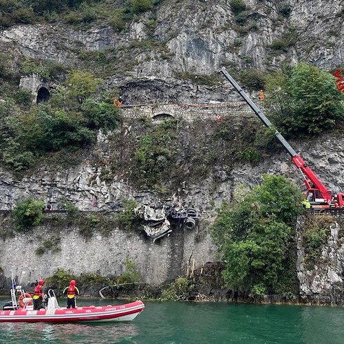 Incidente stradale a Marone<br />&copy; Vigili del Fuoco