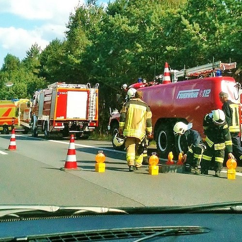 Incidente in autostrada, vigili del fuoco<br />&copy; reverent su Pixabay