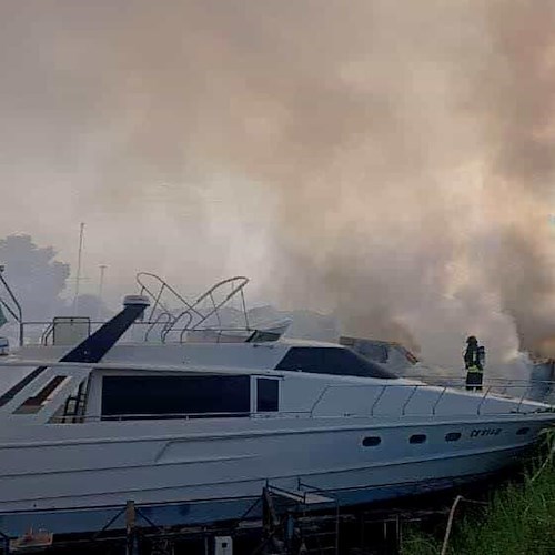 Fiumicino, in fiamme cantiere nautico<br />&copy; Vigili del fuoco