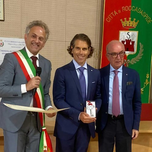 Il Cavaliere De Rosa (SMET) riceve la chiave della città di Roccadaspide