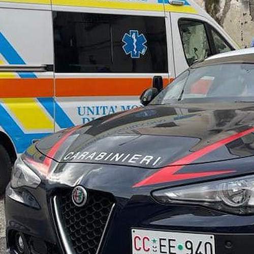 Ambulanza, carabinieri<br />&copy; Nessuno tocchi Ippocrate