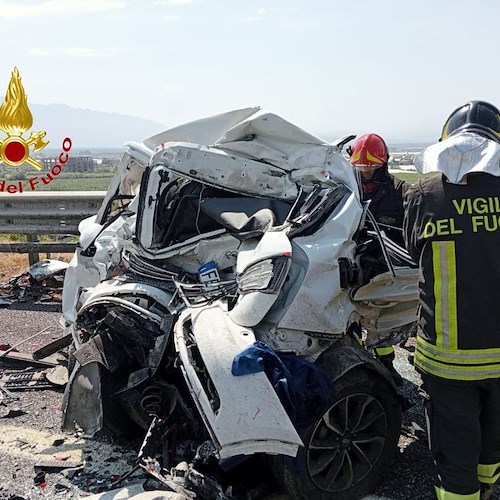 Tragico incidente sull'autostrada A2<br />&copy; Vigili del fuoco