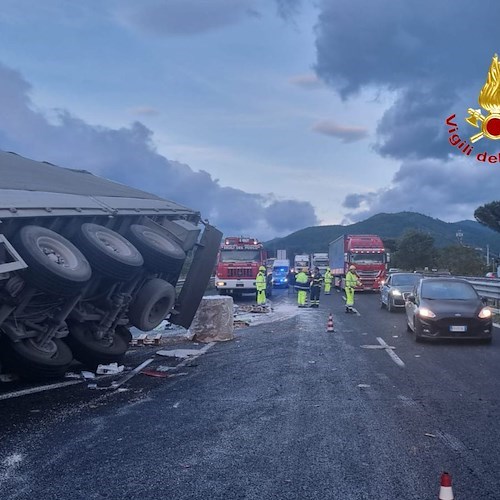 Incidente tra Baronissi e Mercato San Severino<br />&copy; Vigili del fuoco