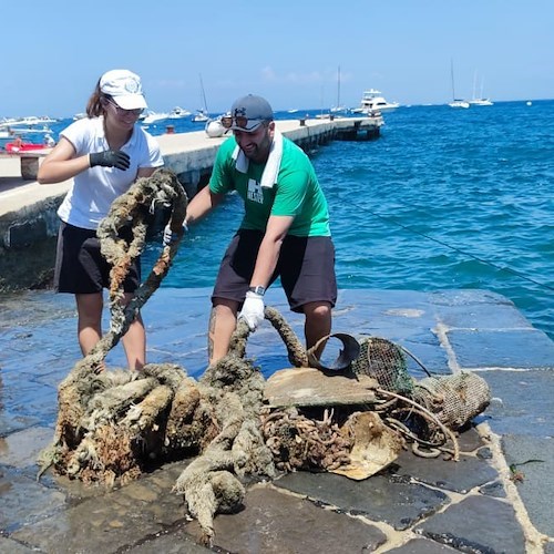 Ischia, ripuliti fondali e scogliere con l'Operazione Sant'Anna<br />&copy; Area Marina Protetta Regno di Nettuno