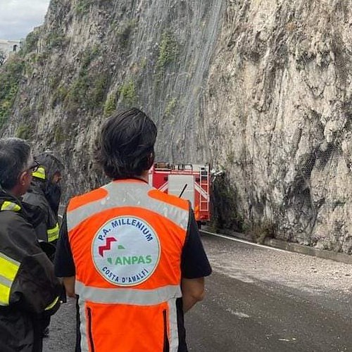 Distacco di pietre e detriti a Castiglione