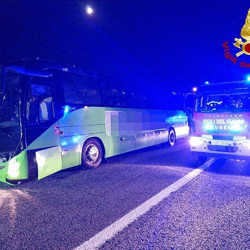 Pullman Flixbus convolto in incidente sull'A1<br />&copy; Vigili del Fuoco