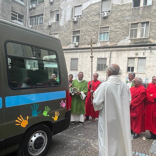 un bus in dono alla Comunità Famiglie Camaldoli