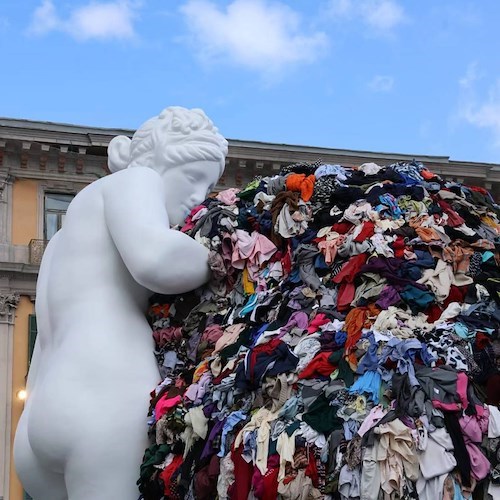 Napoli, la Venere degli Stracci risorge in piazza Municipio: era stata distrutta da un incendio<br />&copy; Gaetano Manfredi