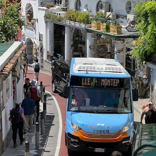 Bus a Positano<br />&copy; Massimiliano D'Uva