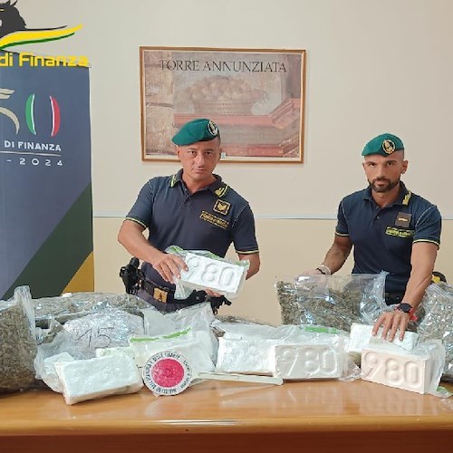 sequestrati oltre 23 chili di droga occultati in sacchi di plastica e trolley<br />&copy; Guardia di finanza