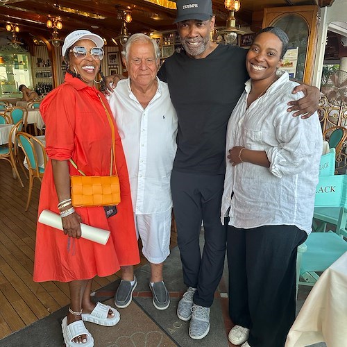 Denzel Washington fa ritorno nella Divina e festeggia il compleanno della moglie da Chez Black<br />&copy; Ristorante Chez Black