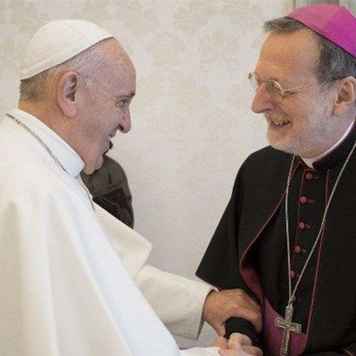 Arcivescovo Claudio Gugerotti con Papa Francesco<br />&copy; Comune di Ravello