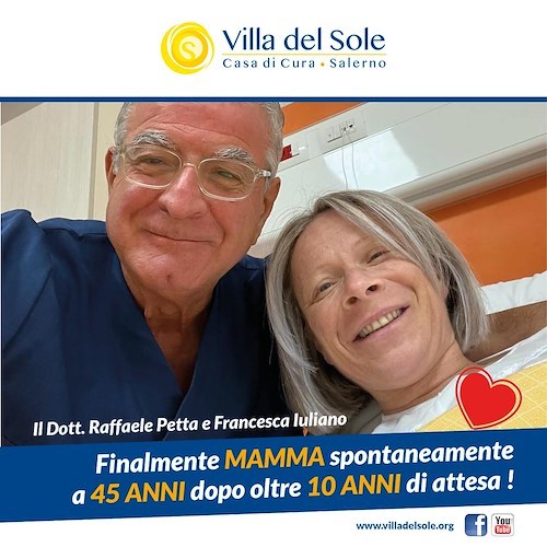 Il dottor Petta con la neomamma Francesca<br />&copy; Villa del sole - Salerno
