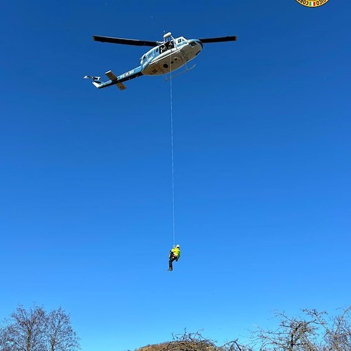 Scala, simulazione di soccorso a persona in elicottero con gli equipaggi del CNSAS e della Polizia di Stato<br />&copy; Soccorso Alpino e Speleologico Campania - CNSAS