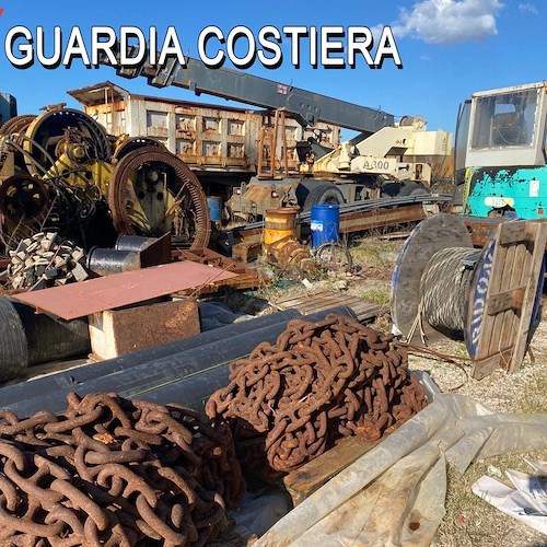 Smaltimento illegale di rifiuti pericolosi: nei guai cantiere navale di Castellammare e autolavaggio di Rotondi<br />&copy; Guardia Costiera