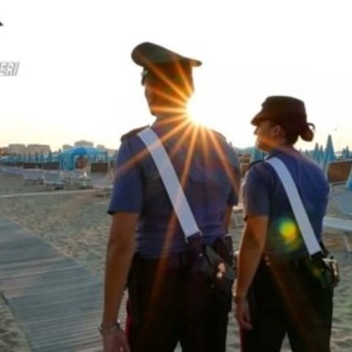 Carabinieri in spiaggia<br />&copy; Carabinieri