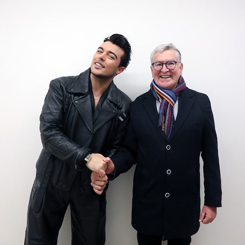 Stash emoziona il pubblico di Ravello, il frontman dei The Kolors si racconta e canta “Italodisco” con i bambini<br />&copy; Comune di Ravello