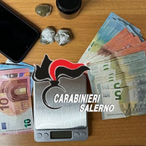 Droga e denaro in contante<br />&copy; Carabinieri Salerno